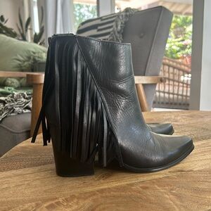 Steven Madden Countryy Fringe Ankle Booties 7.5